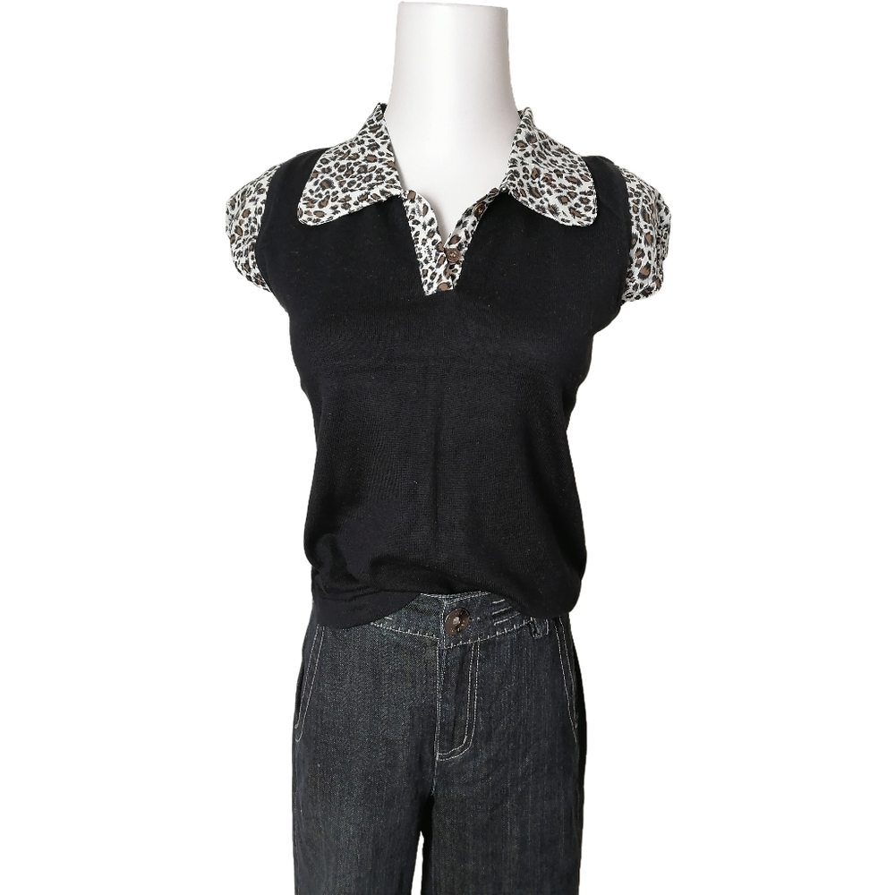 🐝 M，black knit top with leopard print collar and short-sleeves